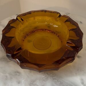 Vintage Fostoria Amber Colored 1887 Eagle Crest Medallion Coin Glass Ashtray